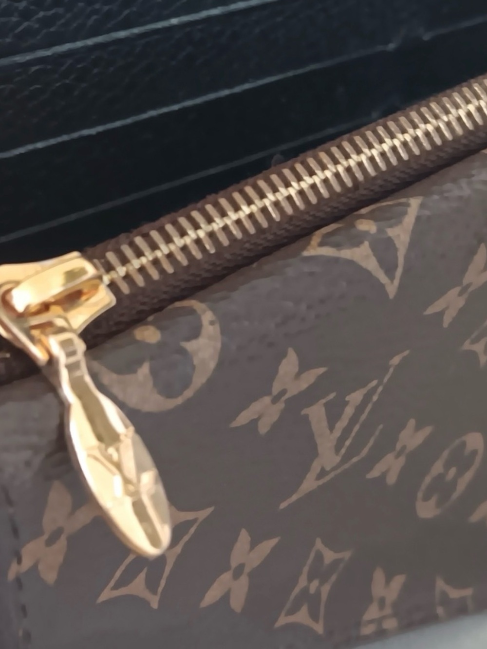RARE 🌟 LOUIS VUITTON Double V Black/Monogram Wallet /Unbranded Chain - Picture 6 of 12